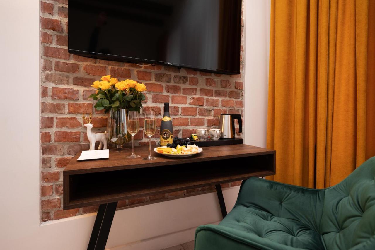 Hive Family House Hotel *