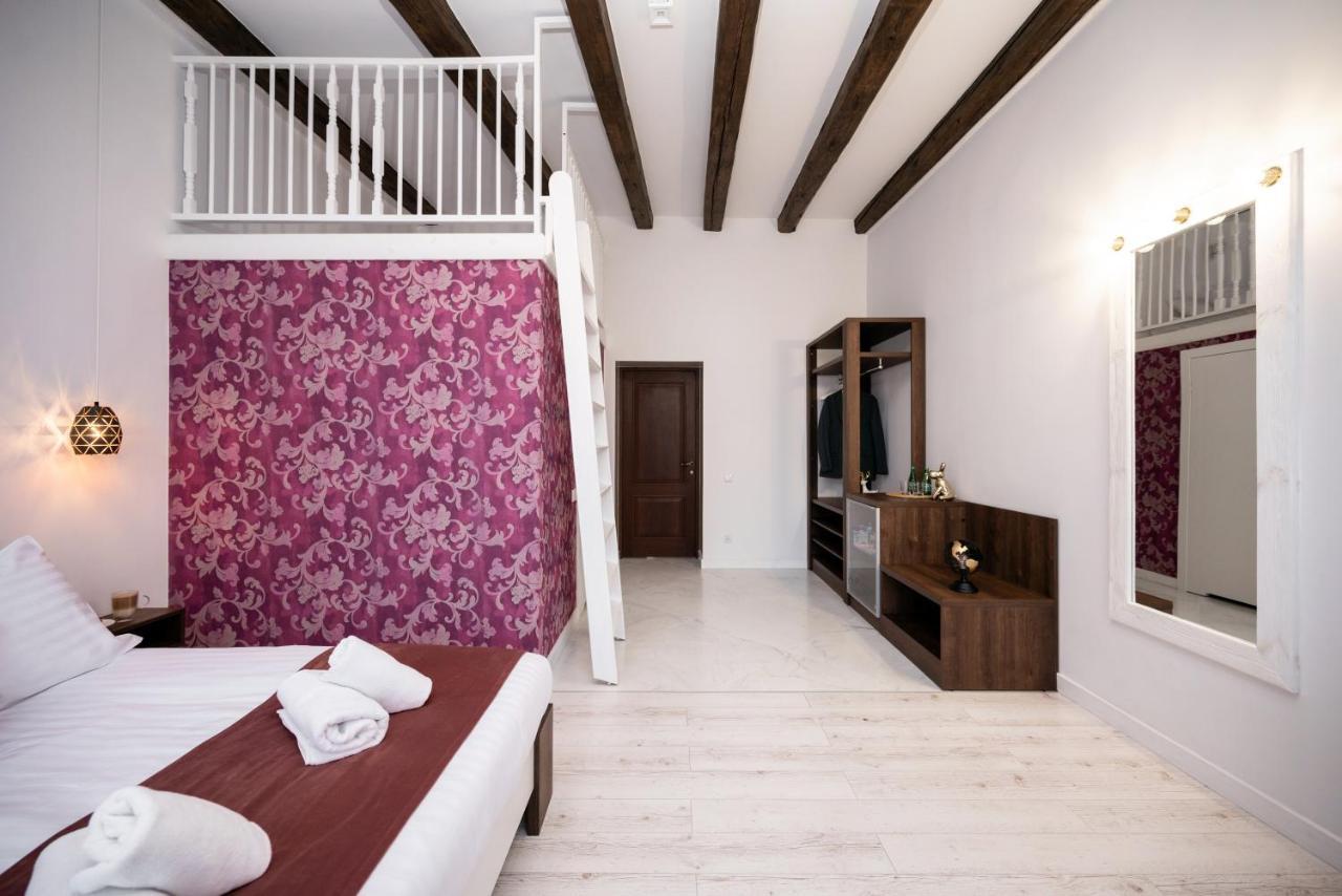 Hive Family House Hotel *