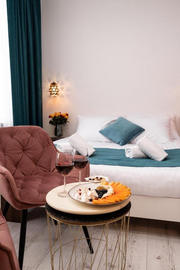 Hive Family House Hotel *