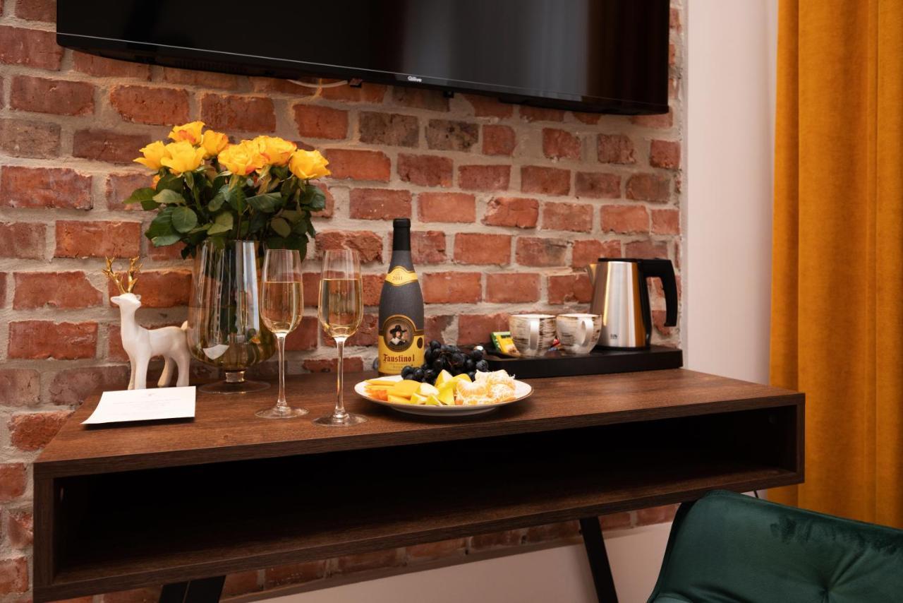 Hive Family House Hotel