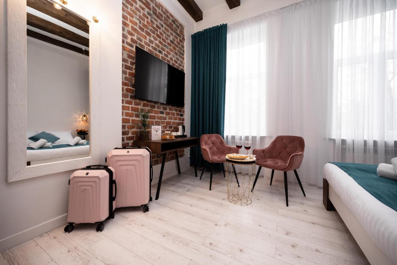Hive Family House Hotell *